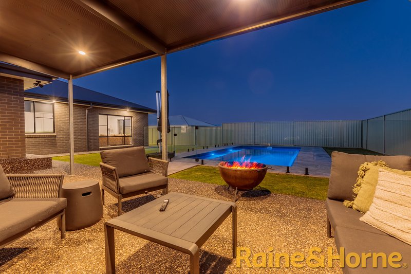 Photo - 13 Cavelle Drive, Dubbo NSW 2830 - Image 21