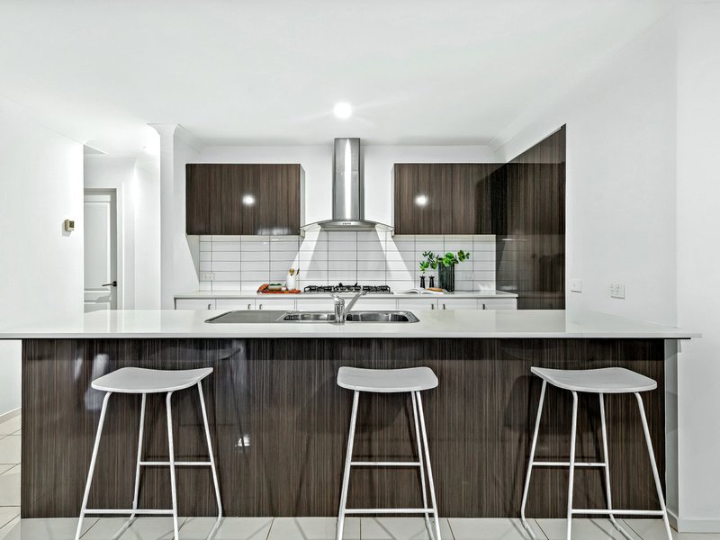 Photo - 13 Caversham Drive, Pakenham VIC 3810 - Image 2