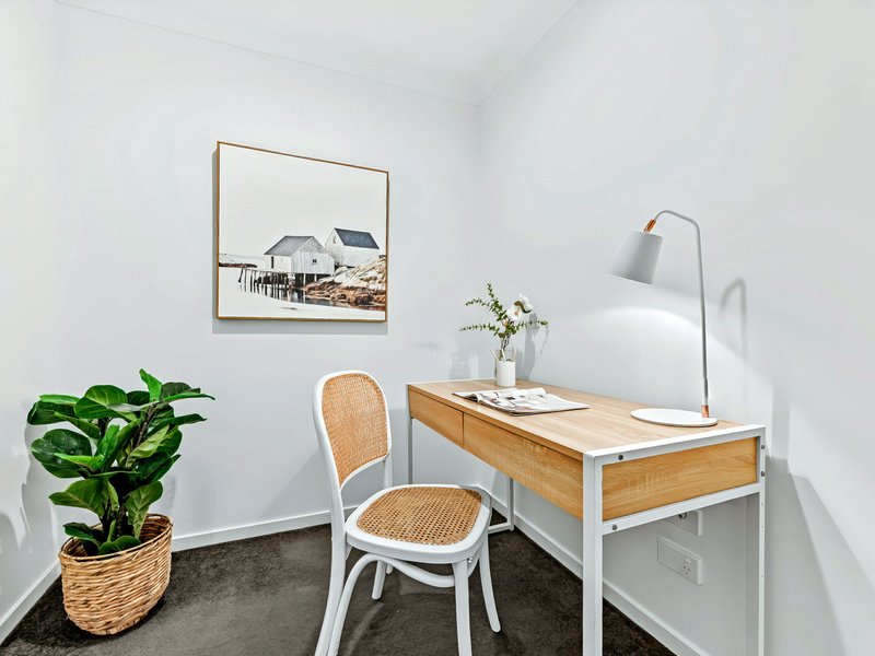 Photo - 13 Caversham Drive, Pakenham VIC 3810 - Image 11