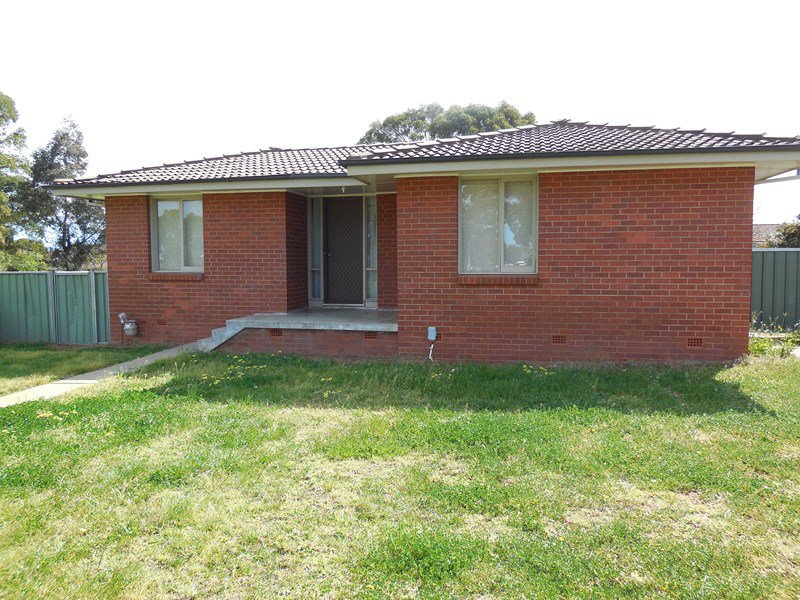 Photo - 13 Cedar Crescent, Forbes NSW 2871 - Image 1