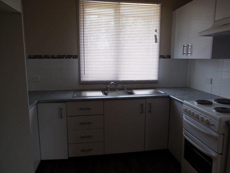 Photo - 13 Cedar Crescent, Forbes NSW 2871 - Image 3