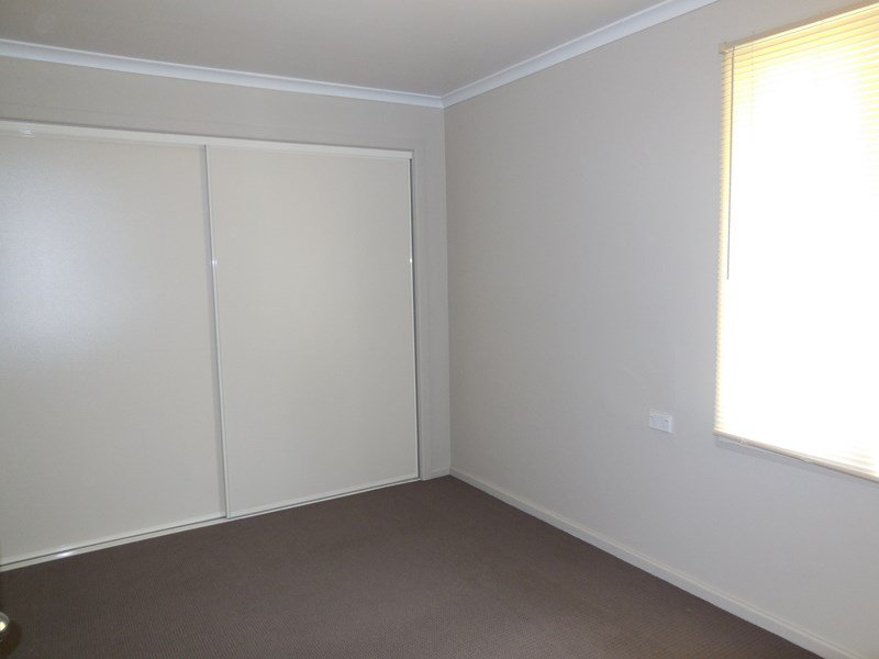 Photo - 13 Cedar Crescent, Forbes NSW 2871 - Image 5