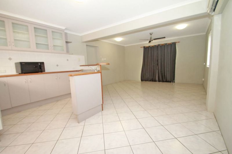 Photo - 13 Cedrela Street, Kin Kora QLD 4680 - Image 5