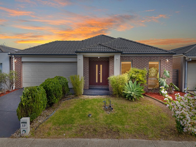 13 Cerbera Bend, Cranbourne North VIC 3977