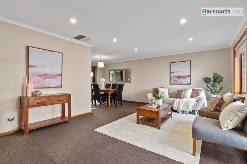 Photo - 13 Chalani Crescent, Hallett Cove SA 5158 - Image 3