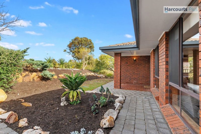 Photo - 13 Chalani Crescent, Hallett Cove SA 5158 - Image 20