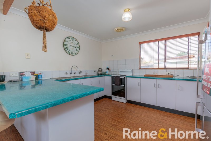 Photo - 13 Chambers Street, Geurie NSW 2818 - Image 2