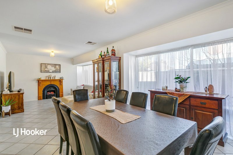 Photo - 13 Chatswood Grove, Golden Grove SA 5125 - Image 7