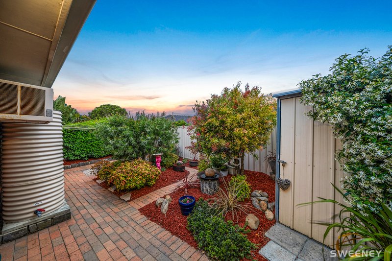 Photo - 13 Cheasley Place, Altona Meadows VIC 3028 - Image 14