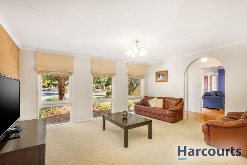 Photo - 13 Chequers Close, Wantirna VIC 3152 - Image 6