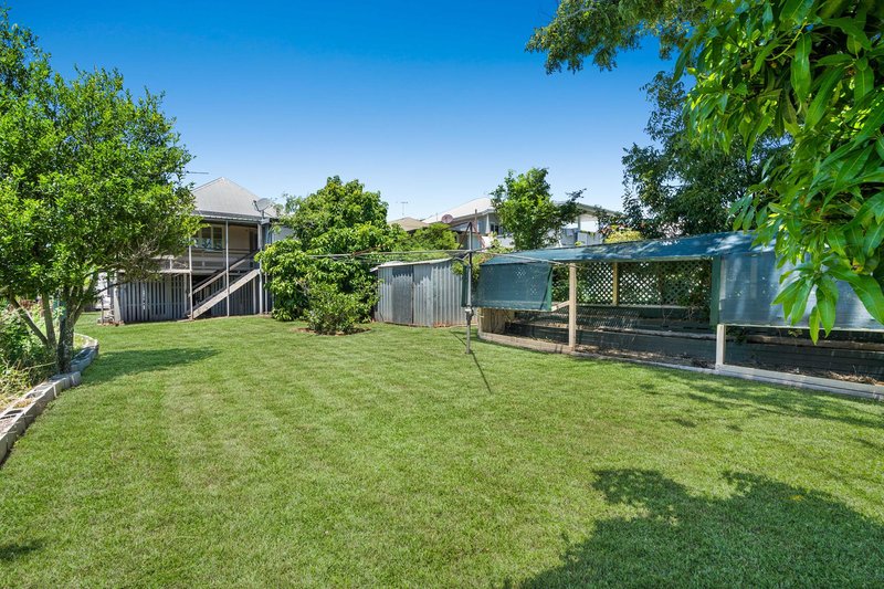 Photo - 13 Chestnut Street, Wynnum QLD 4178 - Image 4