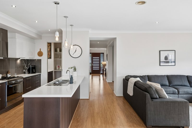 Photo - 13 Childe Harold Road, Gisborne VIC 3437 - Image 4