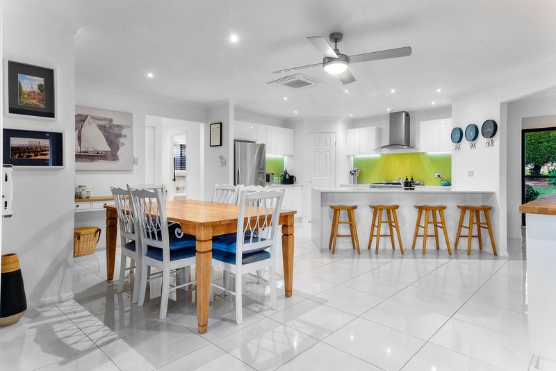 Photo - 13 Chilton Crescent, North Lakes QLD 4509 - Image 6