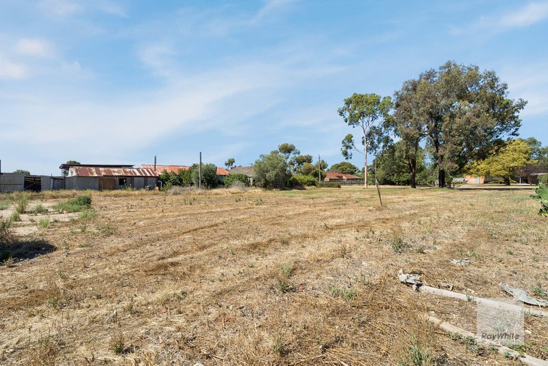Photo - 13 Chirnside Avenue, Werribee VIC 3030 - Image 13