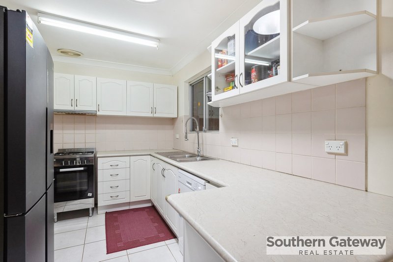 Photo - 13 Chisham Avenue, Parmelia WA 6167 - Image 2