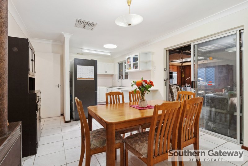 Photo - 13 Chisham Avenue, Parmelia WA 6167 - Image 5