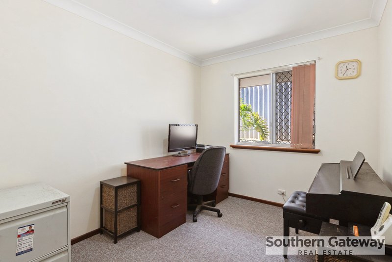 Photo - 13 Chisham Avenue, Parmelia WA 6167 - Image 9