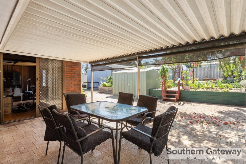 Photo - 13 Chisham Avenue, Parmelia WA 6167 - Image 12