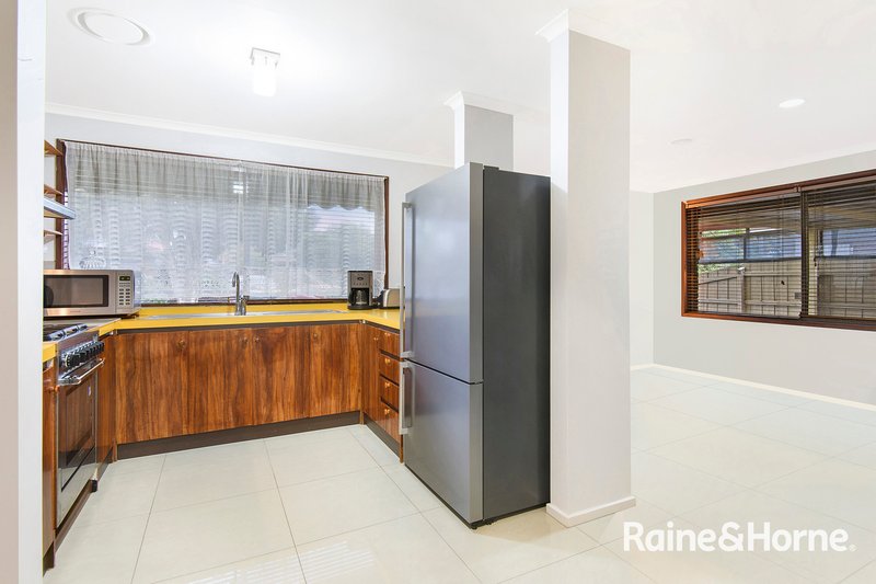 Photo - 13 Chomley Street, Cranbourne VIC 3977 - Image 6