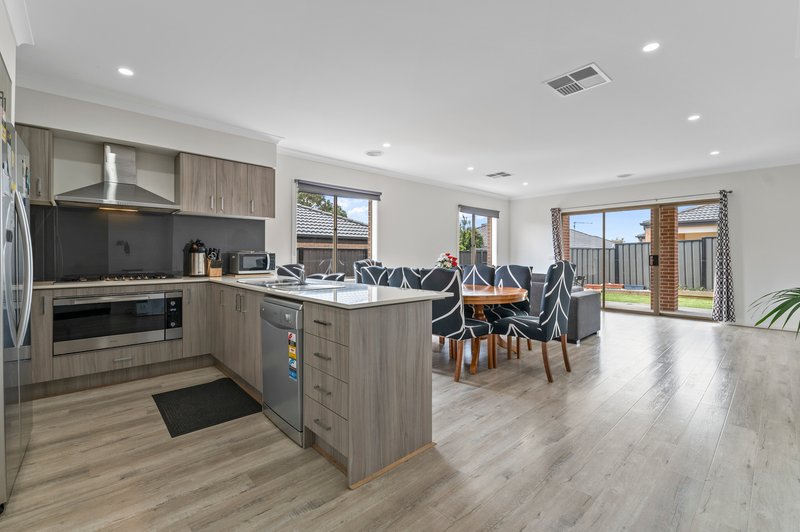 Photo - 13 Clanedin Avenue, Mernda VIC 3754 - Image 3