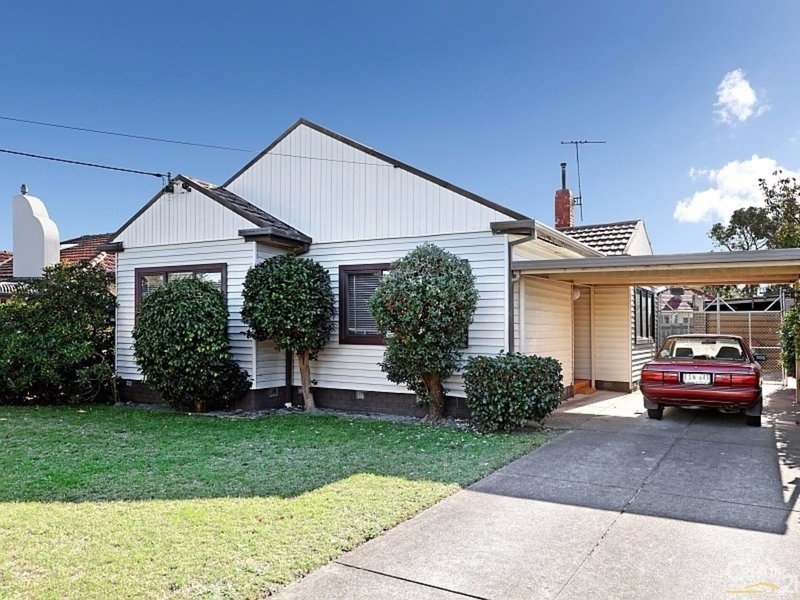 13 Claronga Street, Bentleigh East VIC 3165