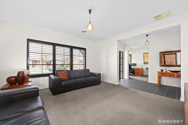 Photo - 13 Classic Court, Altona Meadows VIC 3028 - Image 7