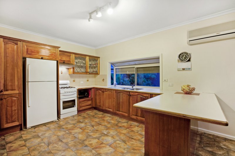 Photo - 13 Clements Grove, Reservoir VIC 3073 - Image 5