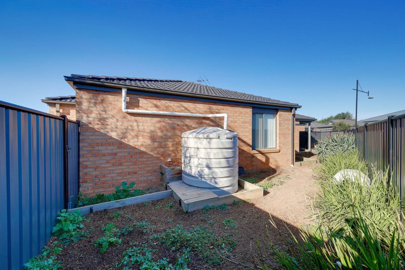 Photo - 13 Clitheroe Green, Derrimut VIC 3030 - Image 9