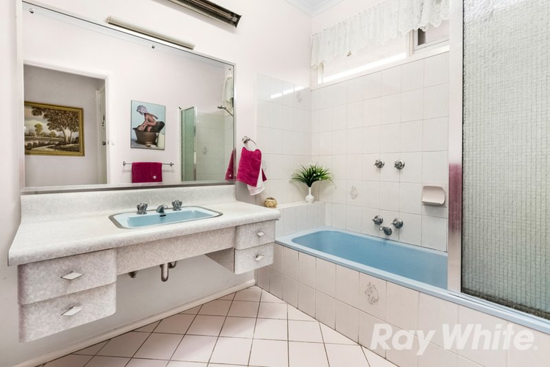 Photo - 13 Clivejay Street, Glen Waverley VIC 3150 - Image 5