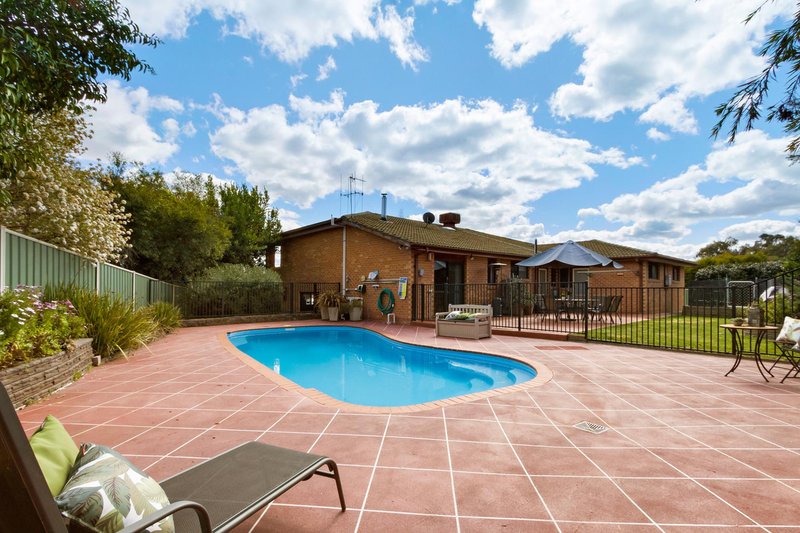 Photo - 13 Cobar Place, Fisher ACT 2611 - Image 18