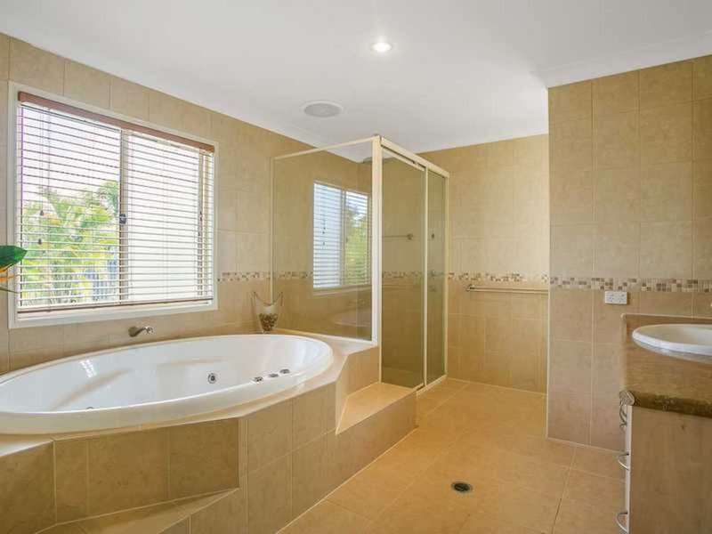 Photo - 13 Cobb Court, Mudgeeraba QLD 4213 - Image 6