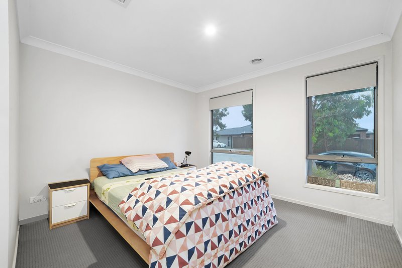 Photo - 13 Cobble Street, Cobblebank VIC 3338 - Image 11