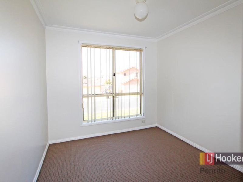 Photo - 13 Coco Drive, Glenmore Park NSW 2745 - Image 7