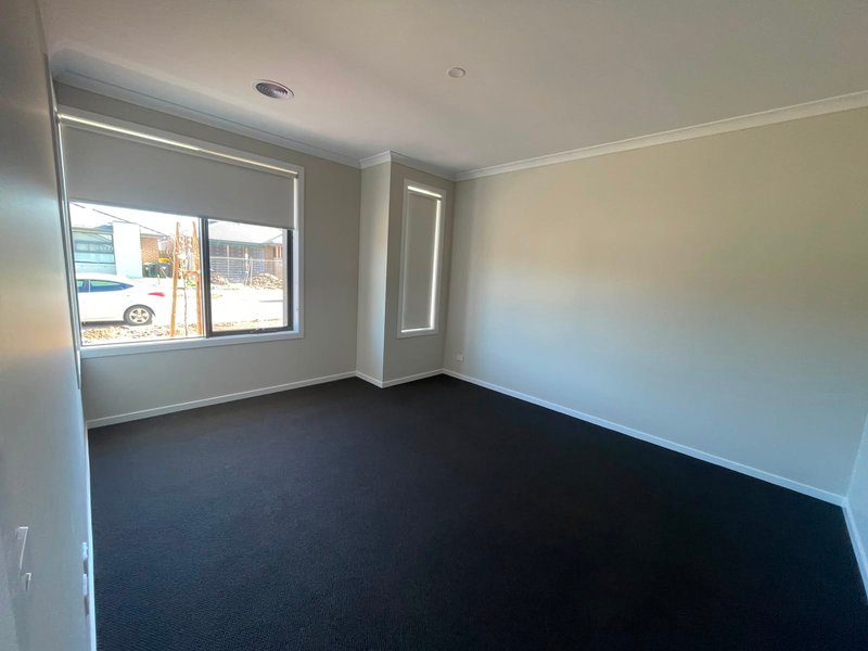 Photo - 13 Codrington Street, Melton South VIC 3338 - Image 2