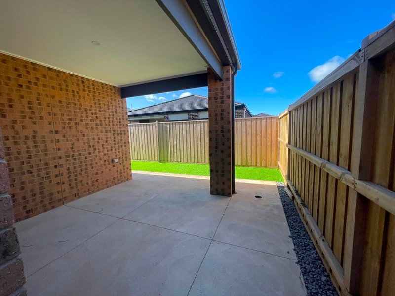 Photo - 13 Codrington Street, Melton South VIC 3338 - Image 10
