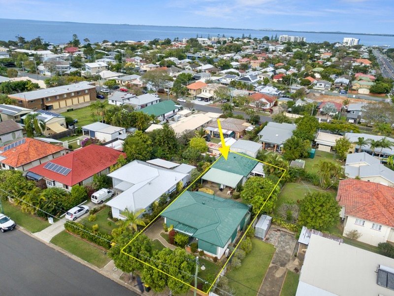 Photo - 13 Collins Street, Woody Point QLD 4019 - Image 2