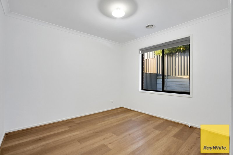 Photo - 13 Coltan Avenue, Cobblebank VIC 3338 - Image 9