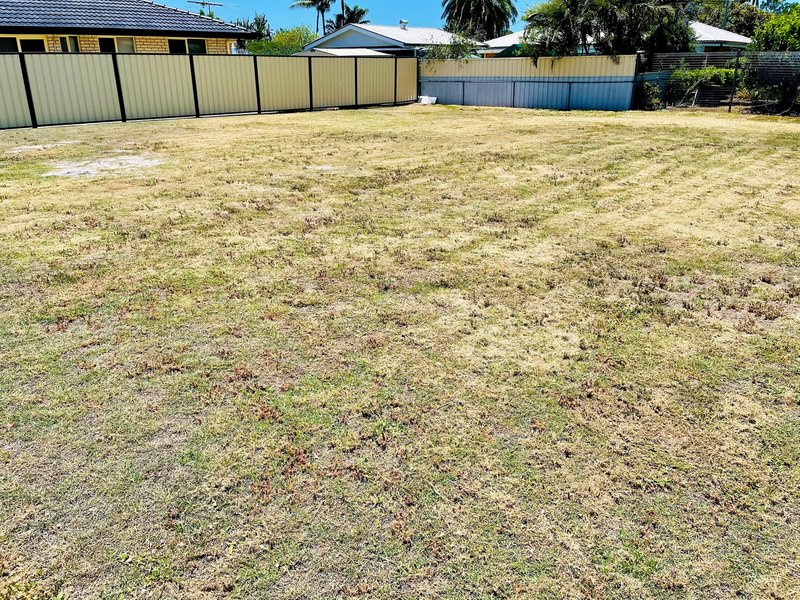 Photo - 13 Columbia Drive, Beachmere QLD 4510 - Image 3