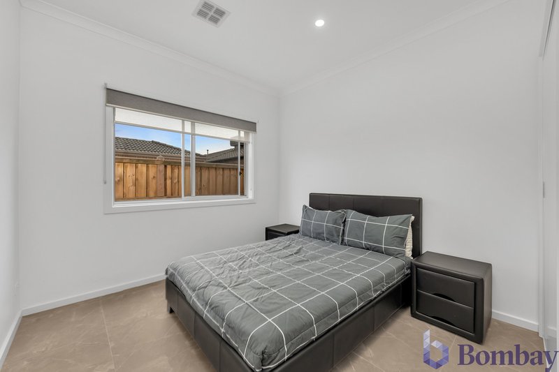 Photo - 13 Colwood Avenue, Mickleham VIC 3064 - Image 8