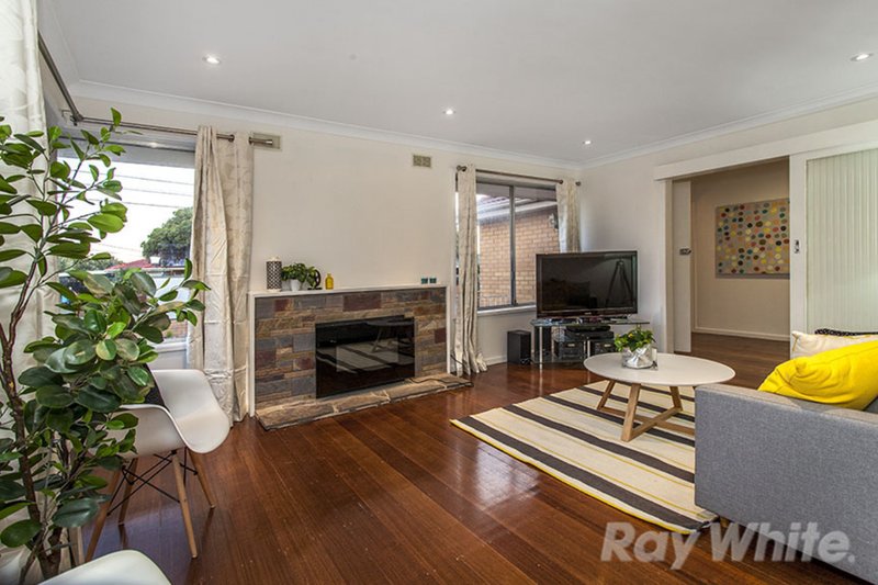 Photo - 13 Cornwall Avenue, Keysborough VIC 3173 - Image 4