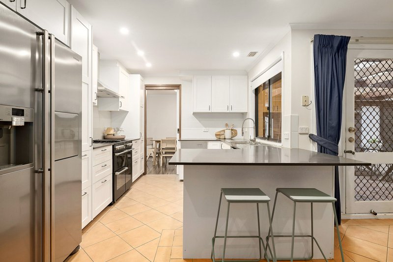 Photo - 13 Courtice Close, Fadden ACT 2904 - Image 6
