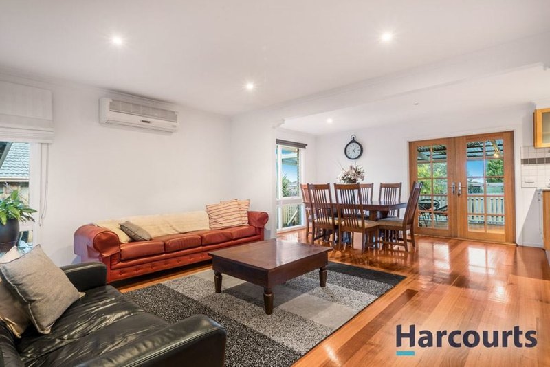 Photo - 13 Courtney Square, Wantirna VIC 3152 - Image 4