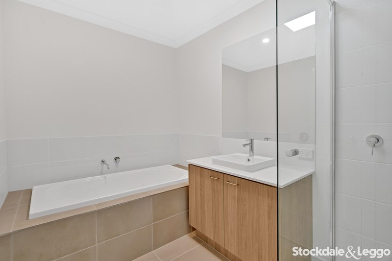 Photo - 13 Craycroft Road, Truganina VIC 3029 - Image 8