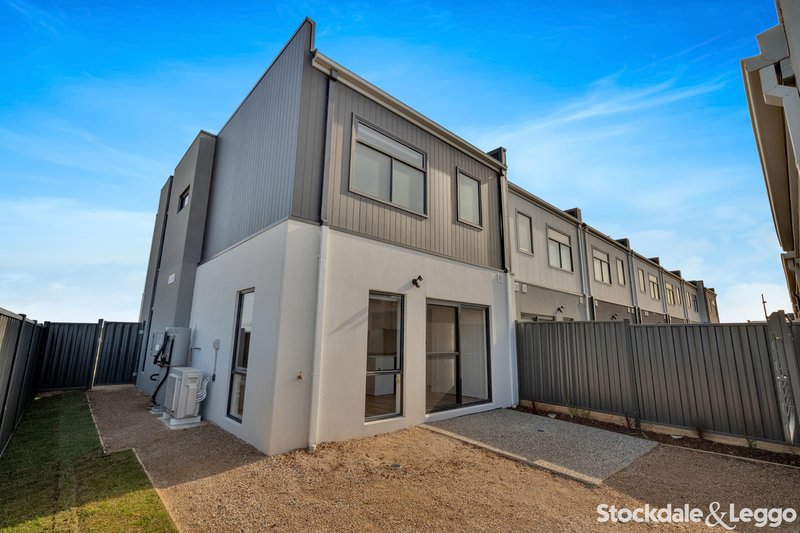 Photo - 13 Craycroft Road, Truganina VIC 3029 - Image 11