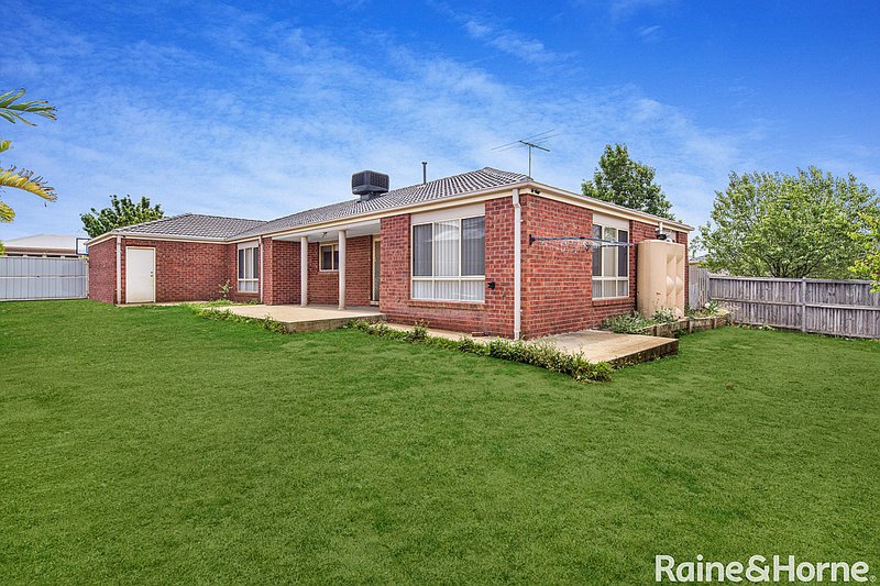 Photo - 13 Cremorne Grove, Taylors Hill VIC 3037 - Image 13