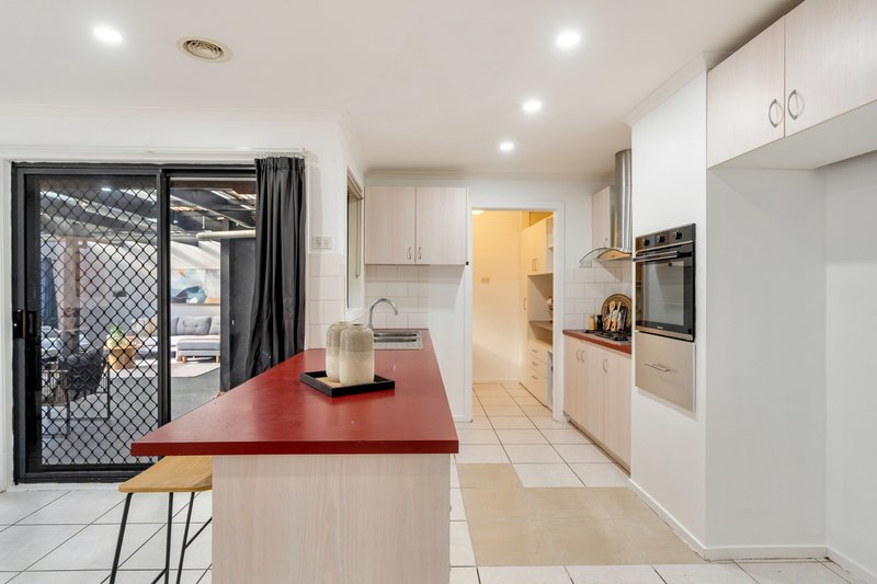 Photo - 13 Crespin Place, Roxburgh Park VIC 3064 - Image 7