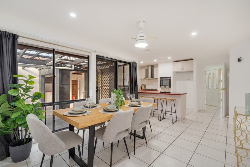 Photo - 13 Crespin Place, Roxburgh Park VIC 3064 - Image 8