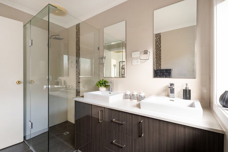 Photo - 13 Crespin Place, Roxburgh Park VIC 3064 - Image 14