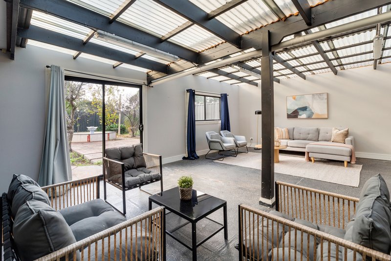 Photo - 13 Crespin Place, Roxburgh Park VIC 3064 - Image 15
