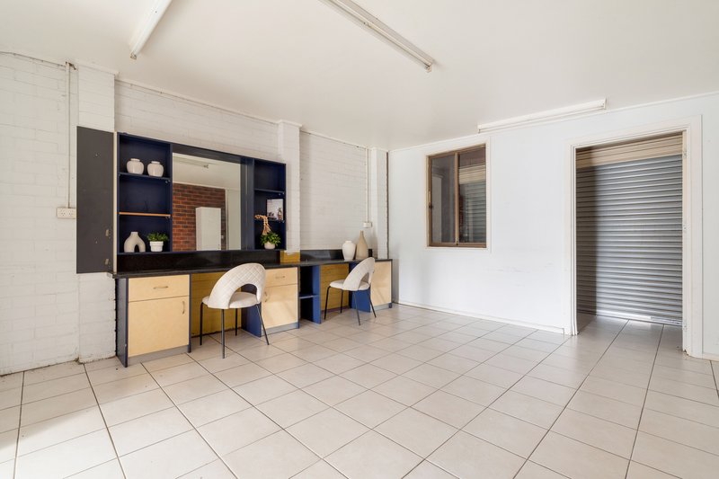 Photo - 13 Crespin Place, Roxburgh Park VIC 3064 - Image 18